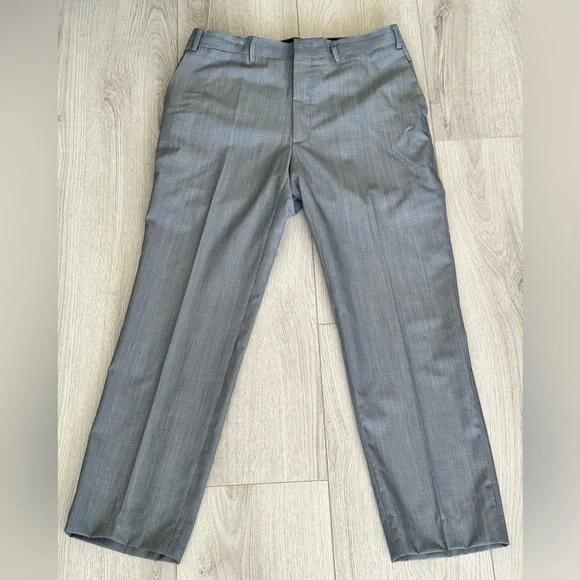 Dkny Gray Men Suit with Notched Lapels, 100% wool, size 42R, pants 34/29
